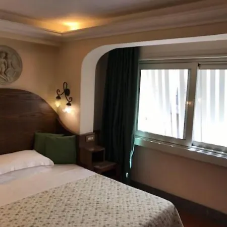 Hotel Okapi *