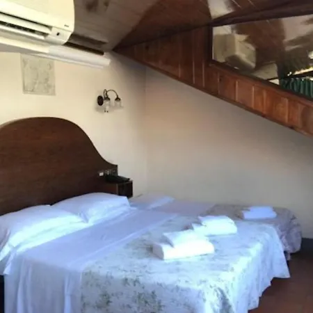 Okapi Hotel *