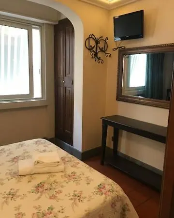 Okapi Hotel *