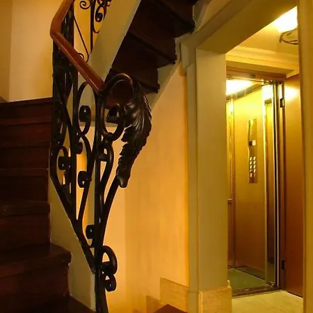 Hotel Okapi
